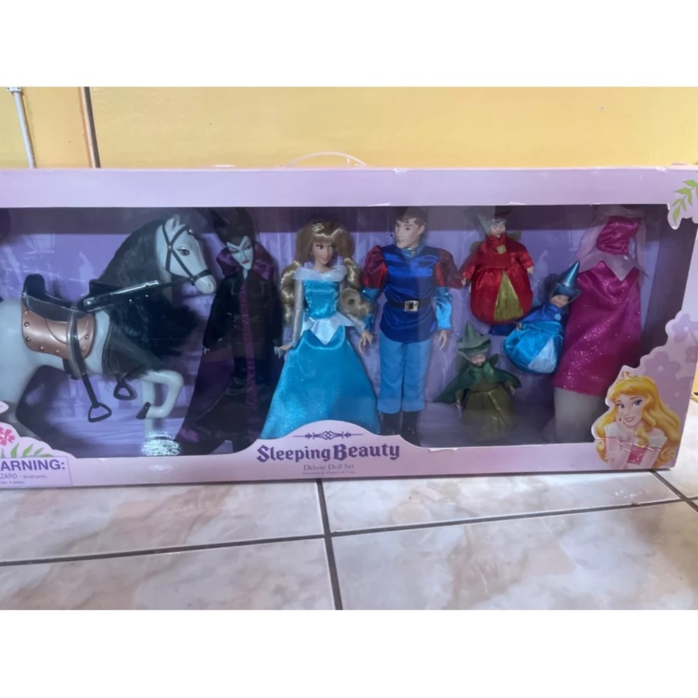 Aurora Sleeping Beauty Deluxe Set Fairies Maleficent Prince Horse